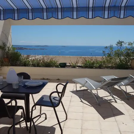 Les Katikias